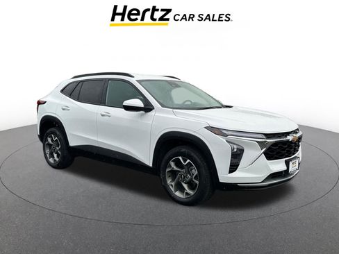 Used 2025 Chevrolet Trax LT image 1