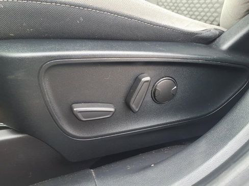 Used 2020 Ford Escape SE image 5