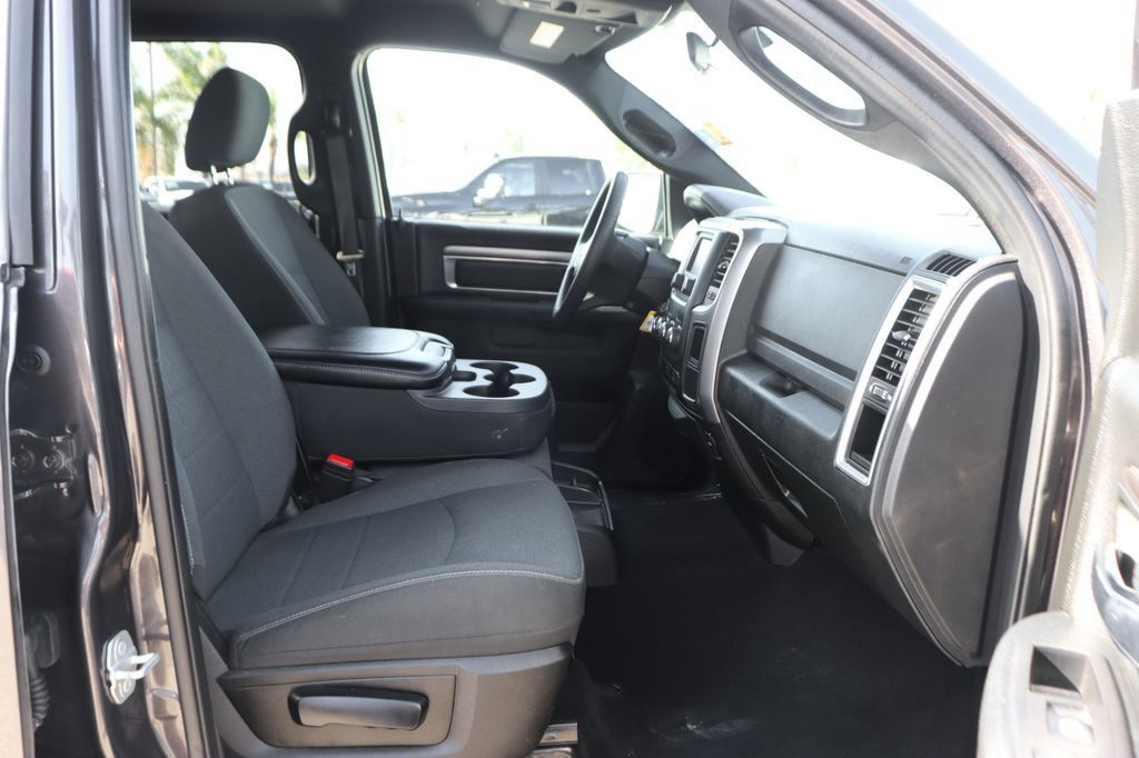 Used 2024 RAM 1500 Warlock AWD/4WD image 38