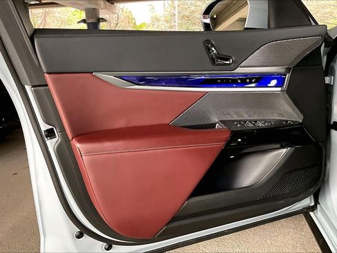 Certified 2024 BMW 740i 740i w/ Executive Package image 21