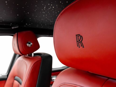 Used 2021 Rolls-Royce Cullinan Black Badge AWD/4WD image 8
