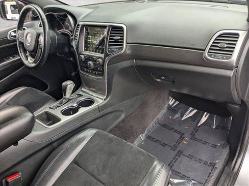 Used 2018 Jeep Grand Cherokee Altitude RWD image 22