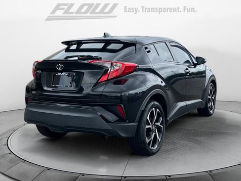 Used 2022 Toyota C-HR XLE FWD image 9