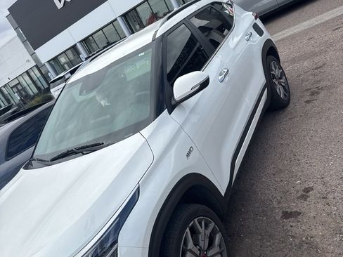 Used 2021 Kia Seltos SX AWD/4WD image 3