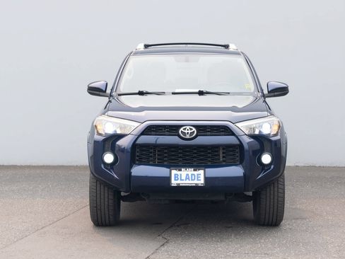 Used 2015 Toyota 4Runner SR5 AWD/4WD image 17