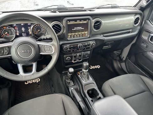 Used 2023 Jeep Wrangler Unlimited Sahara AWD/4WD image 13