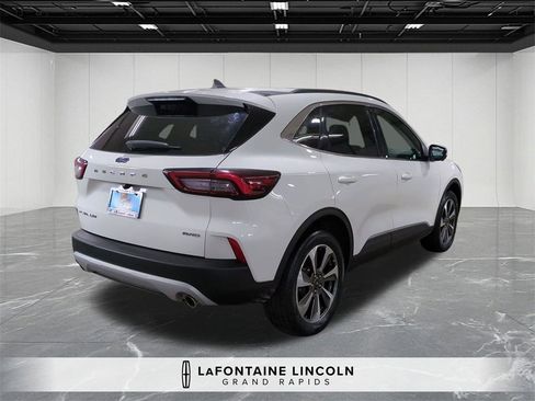 Used 2024 Ford Escape Platinum image 5