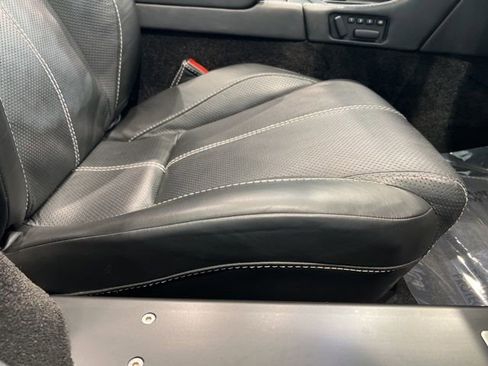 Used 2013 Aston Martin V8 Vantage Roadster image 46