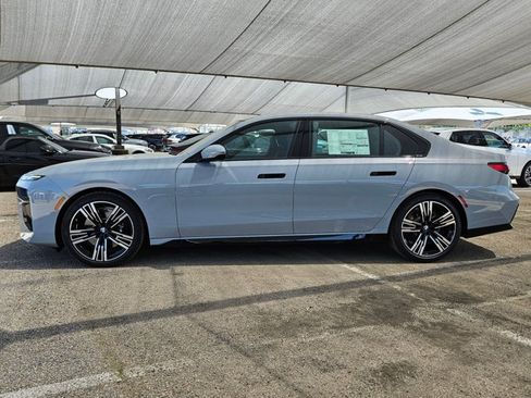 Used 2025 BMW 740i RWD image 5