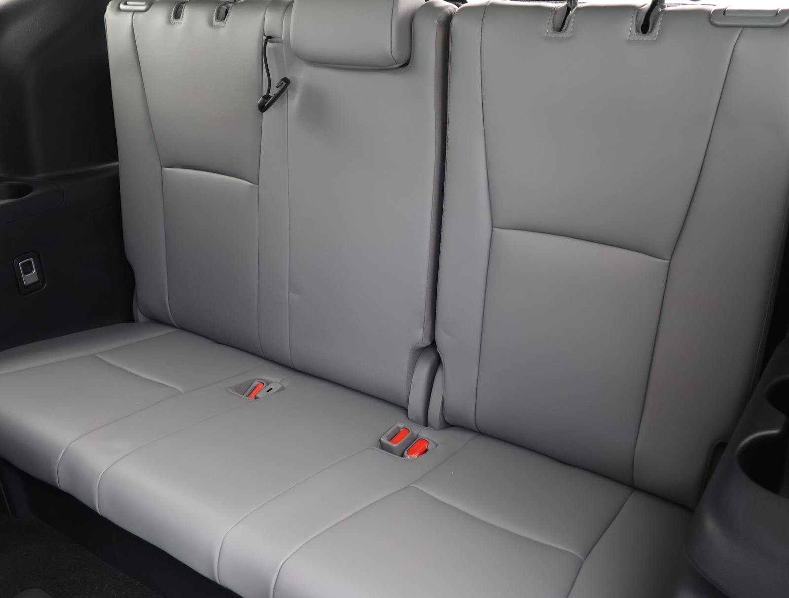 Used 2023 Toyota Highlander XLE FWD image 21