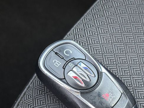 Used 2025 Buick Encore GX Preferred FWD image 23