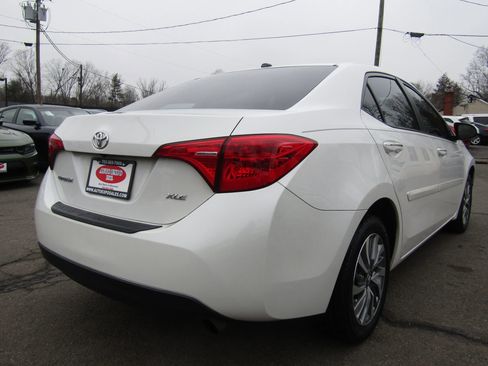 Used 2019 Toyota Corolla XLE image 7