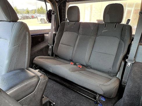 Used 2019 Jeep Wrangler Sport image 10