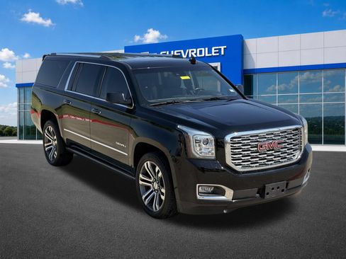 Certified 2018 GMC Yukon XL Denali w/ Denali Ultimate Package RWD image 12