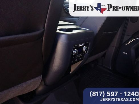 Used 2024 GMC Yukon Denali w/ Denali Reserve Package AWD/4WD image 23
