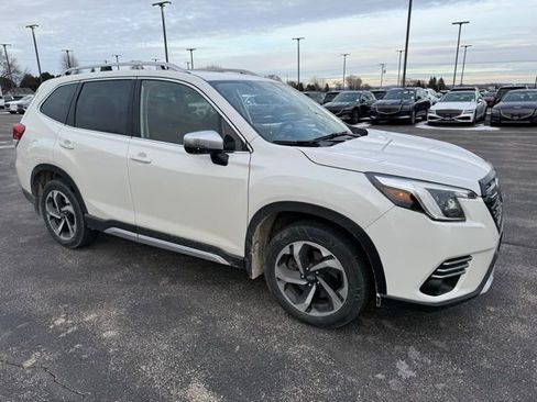 Used 2023 Subaru Forester Touring image 2
