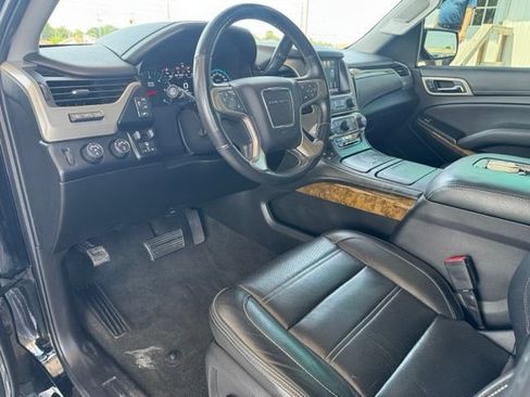 Used 2017 GMC Yukon Denali w/ Open Road Package AWD/4WD image 22