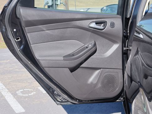 Used 2018 Ford Focus Titanium image 28