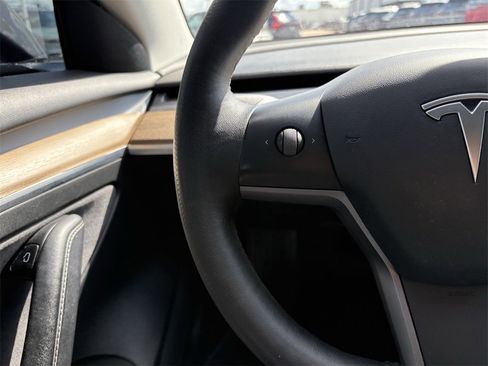 Used 2022 Tesla Model 3 Long Range image 16