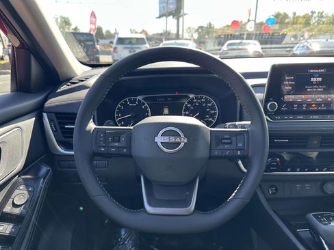 Used 2026 Nissan Rogue SV image 12