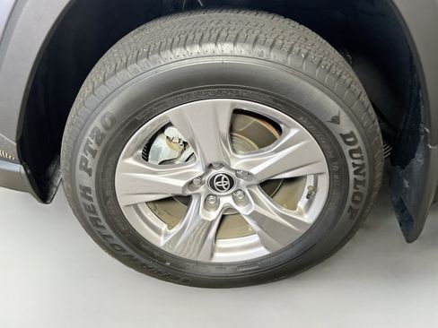 Used 2025 Toyota RAV4 XLE w/ Convenience Package FWD image 14