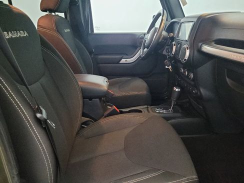 Used 2016 Jeep Wrangler Unlimited Sahara w/ Connectivity Group image 21