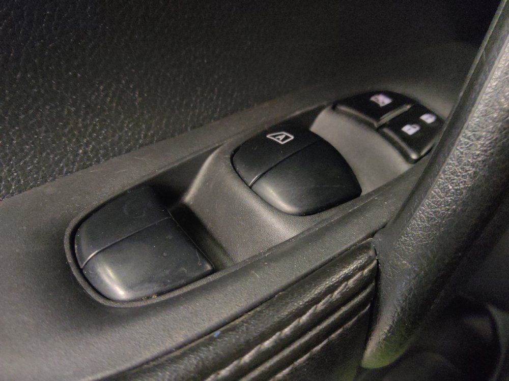 Used 2022 Nissan Rogue Sport S AWD/4WD image 27