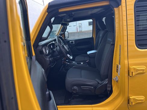 Used 2021 Jeep Wrangler Unlimited Rubicon 4xe w/ Steel Bumper Group image 17