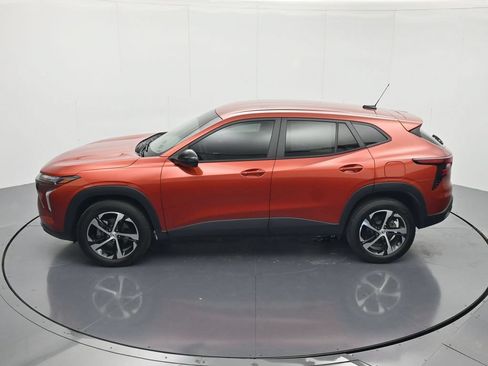 Certified 2024 Chevrolet Trax RS w/ Driver Confidence Package FWD image 35