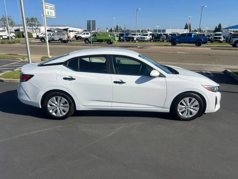 Used 2025 Nissan Sentra S FWD image 17