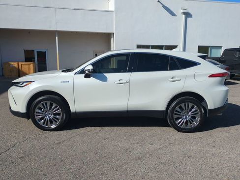 Used 2021 Toyota Venza Limited image 8