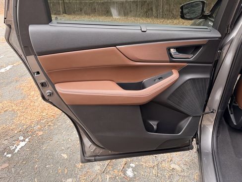 Used 2023 Acura MDX SH-AWD w/ Technology Package image 17