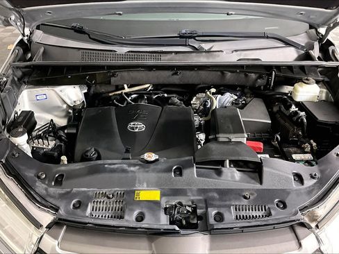 Used 2019 Toyota Highlander XLE FWD image 31