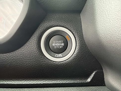 Used 2024 RAM 1500 Laramie RWD image 28