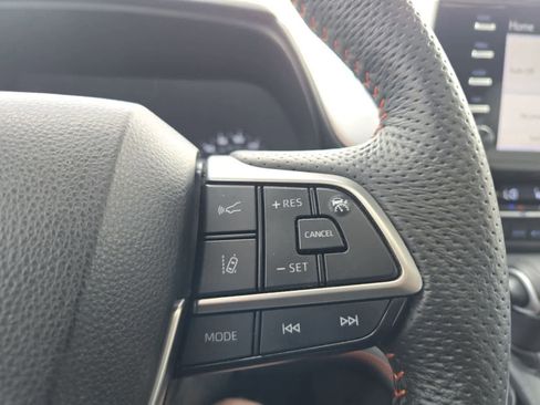 Used 2022 Toyota Sienna XSE w/ XSE Plus Package FWD image 25