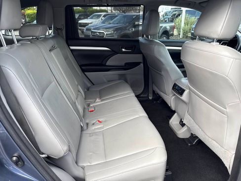 Used 2015 Toyota Highlander XLE AWD/4WD image 21