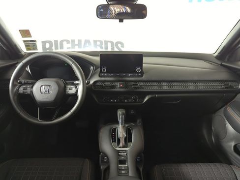 Certified 2025 Honda HR-V Sport image 11