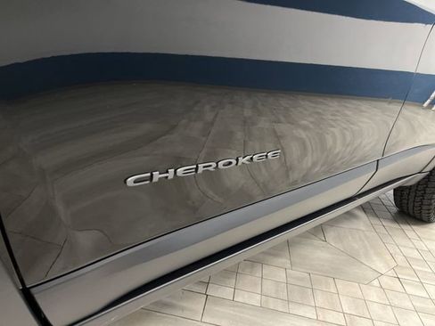 Used 2021 Jeep Cherokee Trailhawk w/ Trailer Tow Group image 34