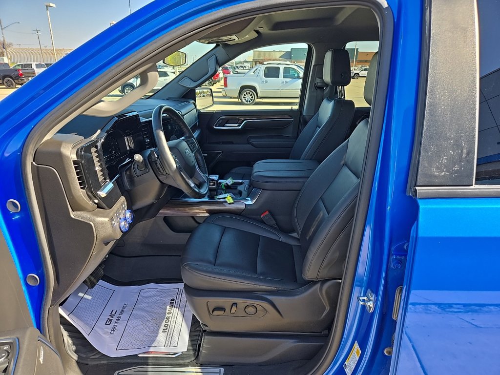 Used 2025 Chevrolet Silverado 1500 RST AWD/4WD image 17