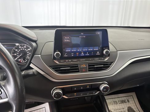 Used 2023 Nissan Altima 2.5 SR FWD image 8