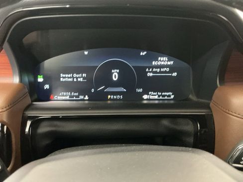 Used 2022 Lincoln Nautilus Reserve w/ Equipment Group 201A image 10