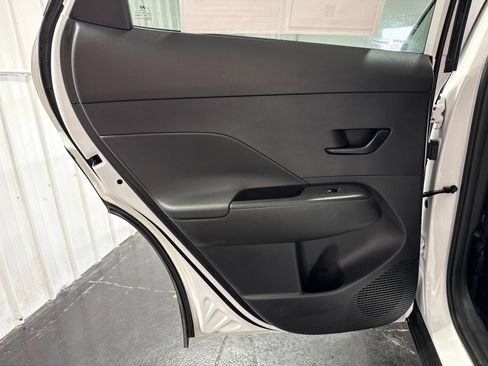 Used 2025 Hyundai Kona SEL AWD/4WD image 19