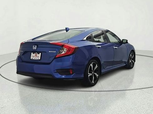 Used 2018 Honda Civic Touring image 6