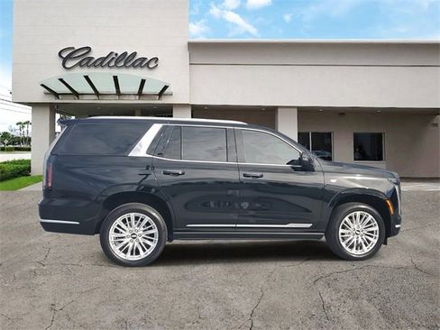 Used 2026 Cadillac Escalade Luxury w/ LPO, Floor Liner Package image 6