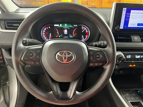 Certified 2025 Toyota RAV4 XLE FWD image 15