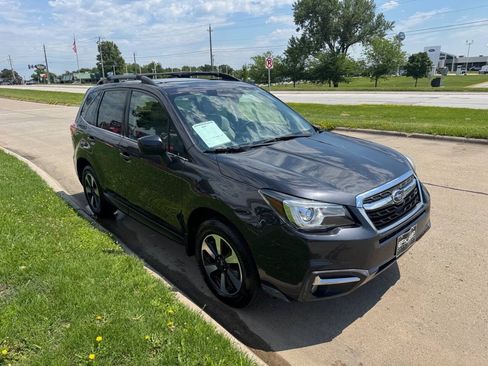 Used 2018 Subaru Forester 2.5i Limited AWD/4WD image 7