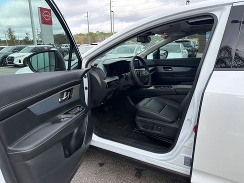 Certified 2025 Nissan Murano SL image 14