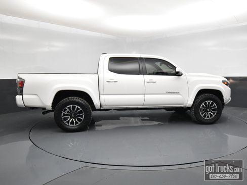Used 2022 Toyota Tacoma TRD Sport image 47