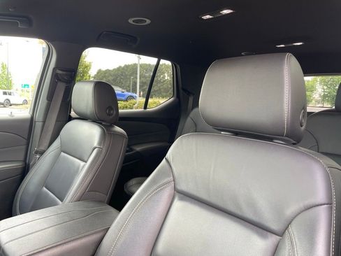Used 2023 Chevrolet Traverse LT FWD image 23
