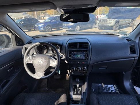 Used 2022 Mitsubishi Outlander Sport ES image 10